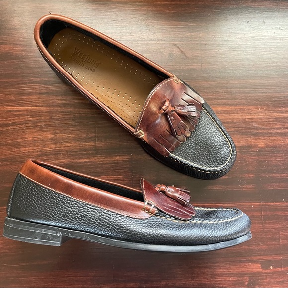 G.H. Bass & Co. Shoes Gh Bass Co Weejuns Black And Brown Leather Tassel Loafers Poshmark